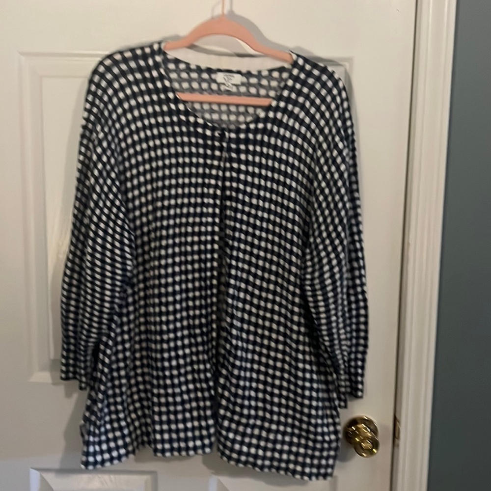 So sweet! Crown and Ivy 3x navy windowpane cardi. 3/4 sleeve